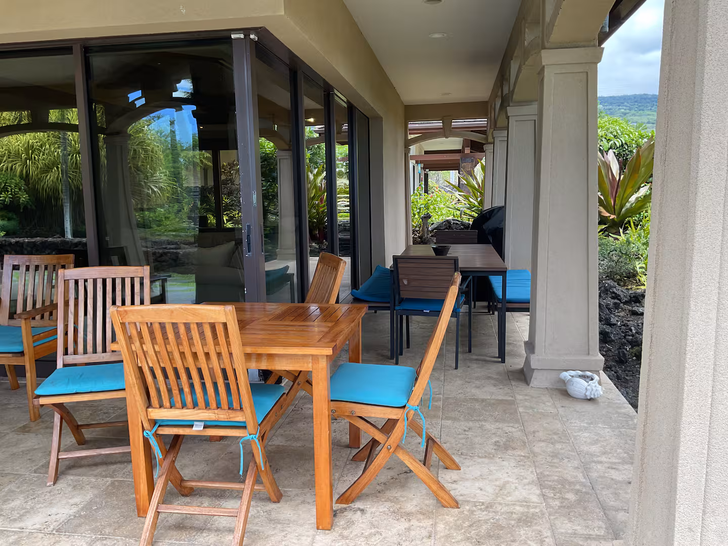Shining Seas — gated Kailua-Kona estate framed by palms